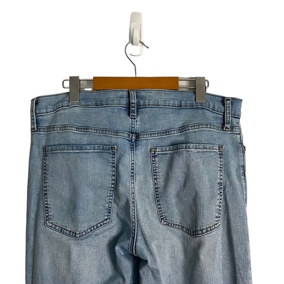 Banana Republic Women's High Rise Cropped Light Wash Boot Jean - Picture 10 of 11